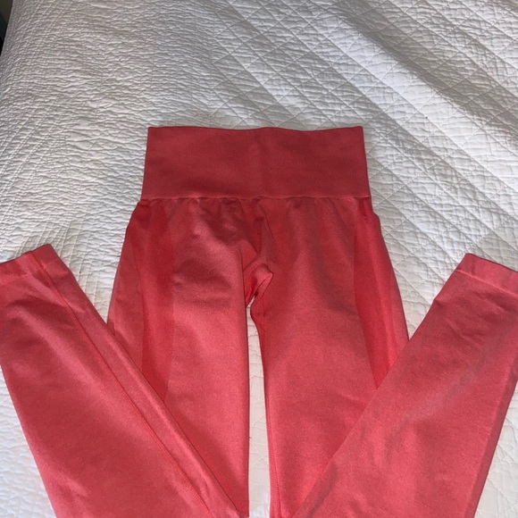 NVGTN coral contour leggings, size xs - Picture 3 of 4